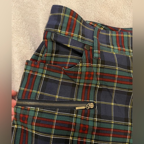NWT TORRID plaid skinny leg with zipper detail. Size 20. - Picture 6 of 6